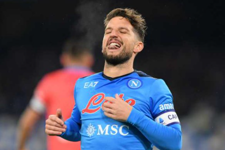Napoli decide on future of four Mertens players